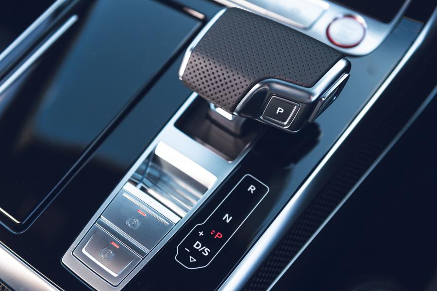 Детали интерьера Audi SQ7 TDI (4M) 2019 года  (UK) (фото 34 из 46)